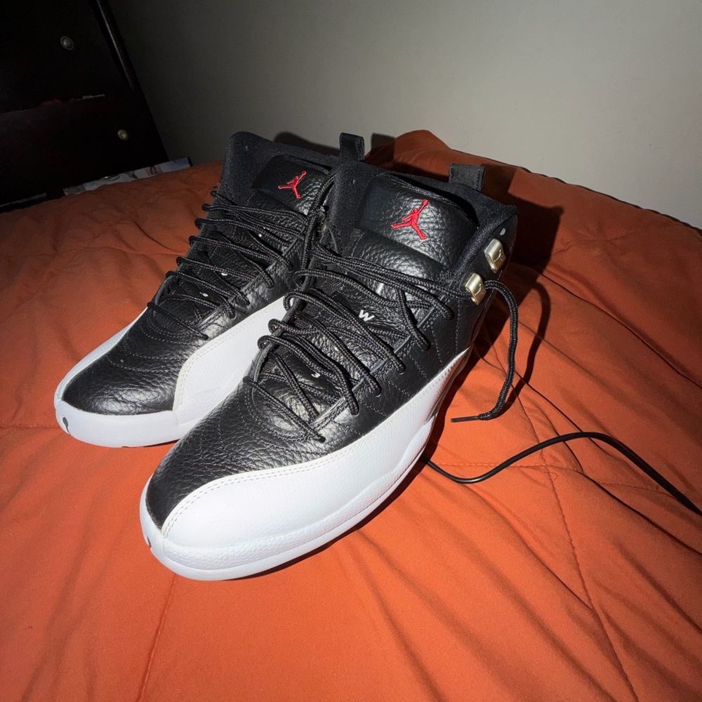 Air Jordan Retro Black/White Men's Basketball Shoes.    Jordan 12 PLAYOFFS SZ 11